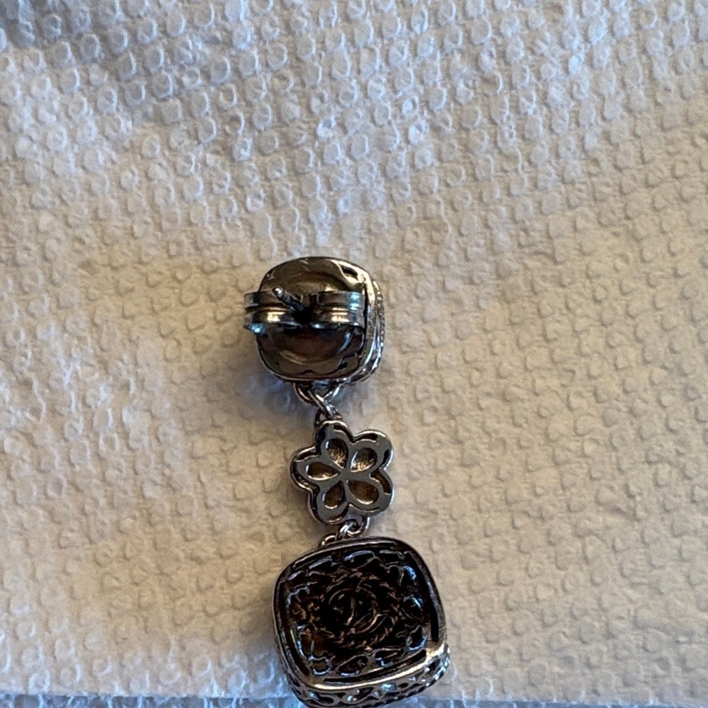 De Latori Silver & Citrine Drop Earrings with Pouch - Picture 11 of 13